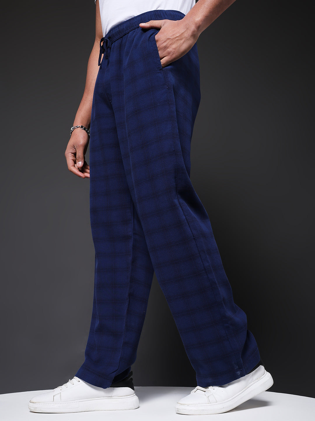Men chequered lounge pants